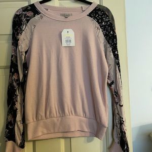 NWT Wonderly Small Top